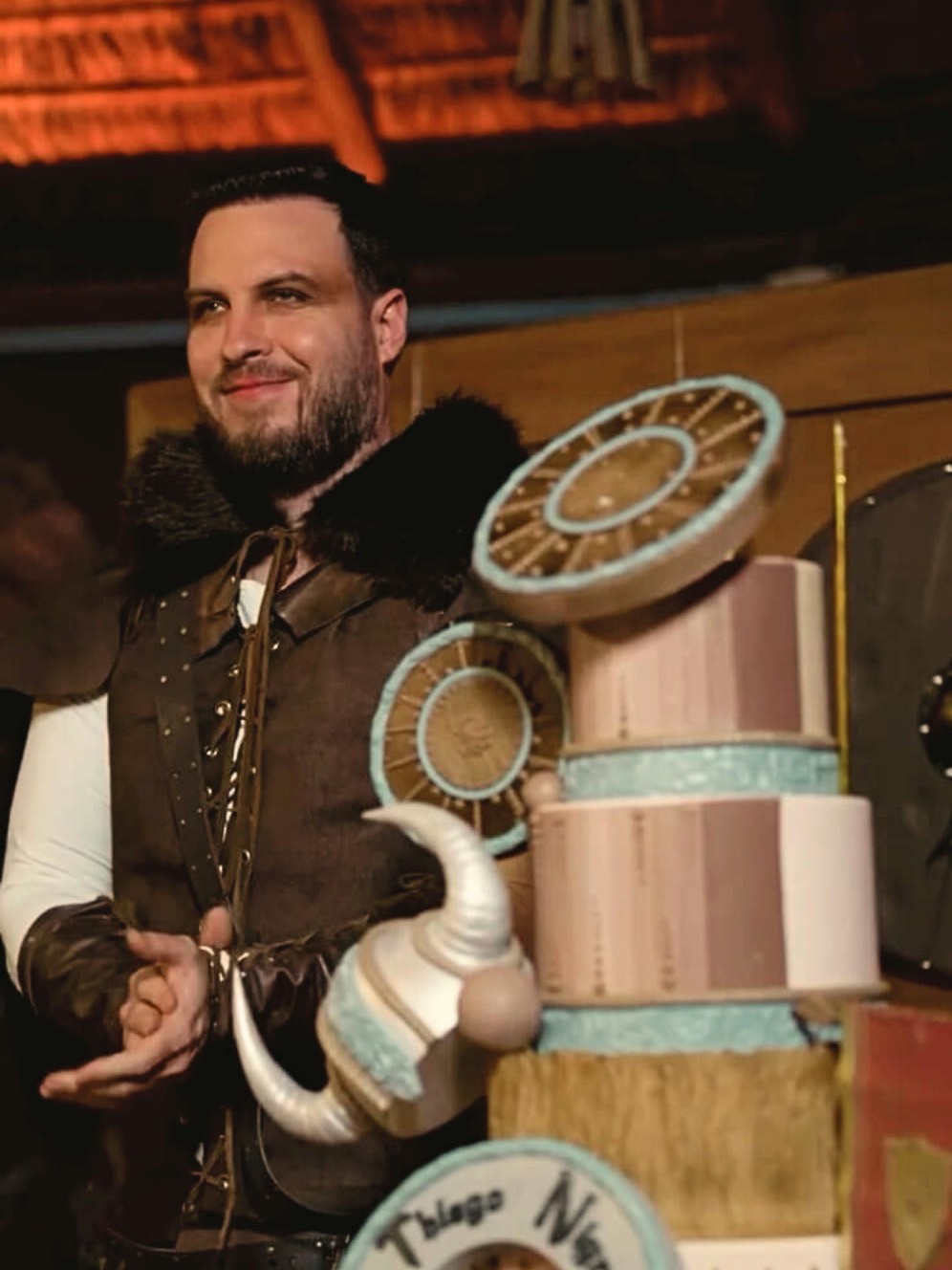Tiago Nigro, o Primo Rico, no aniversário com show dos Folkadelicos